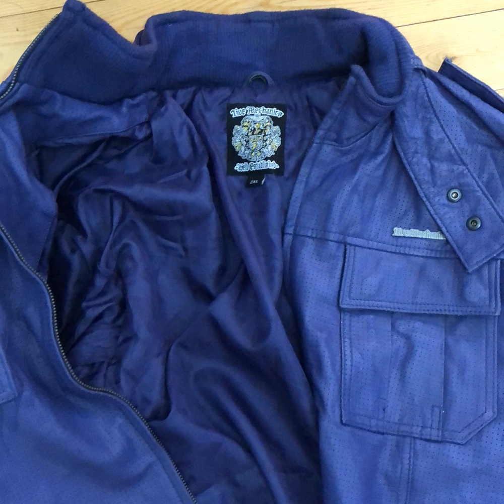 Clothes - Picture 2 of 3